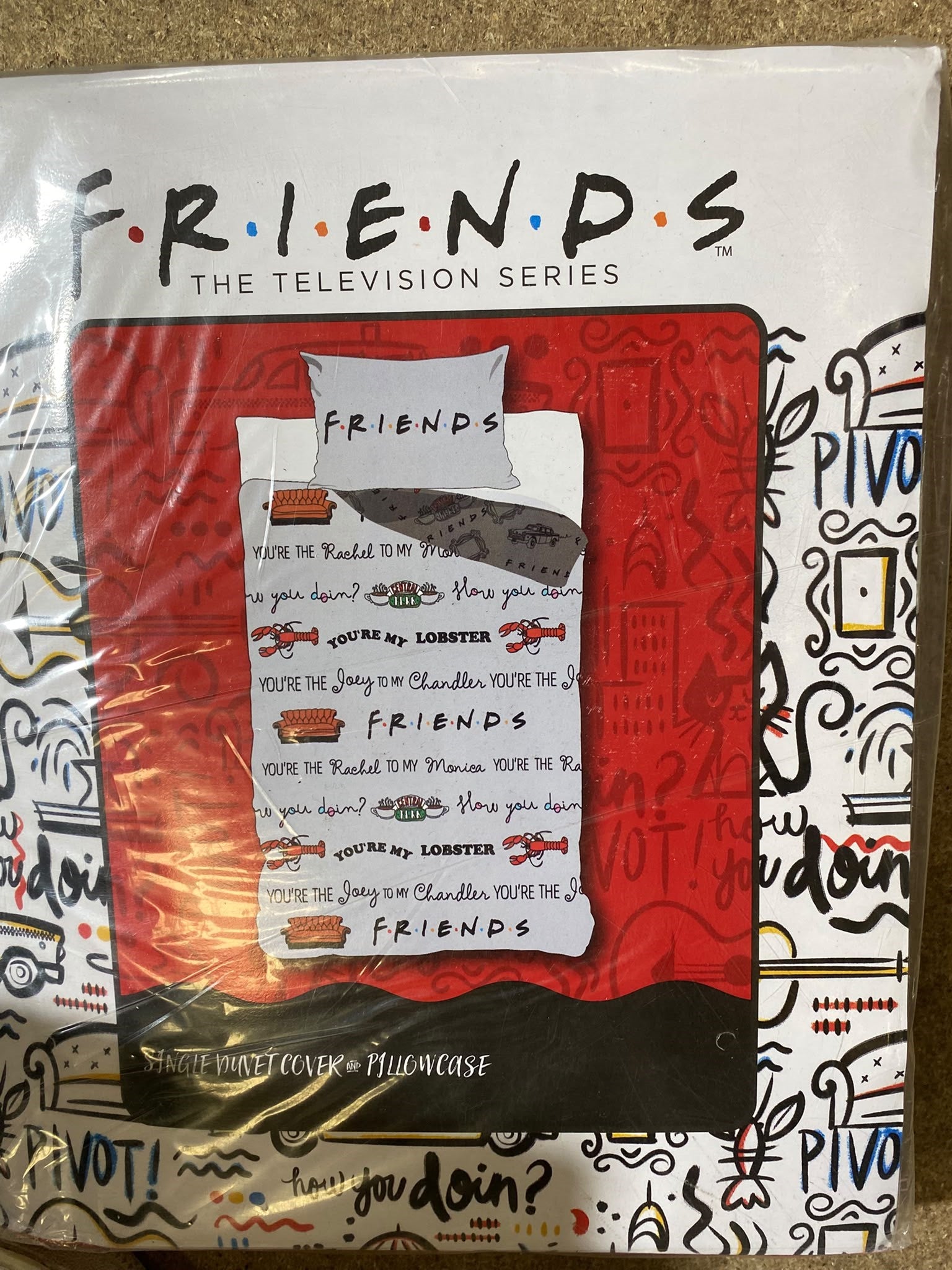Reversible Friends Single Duvet Cover & Pillowcase Set