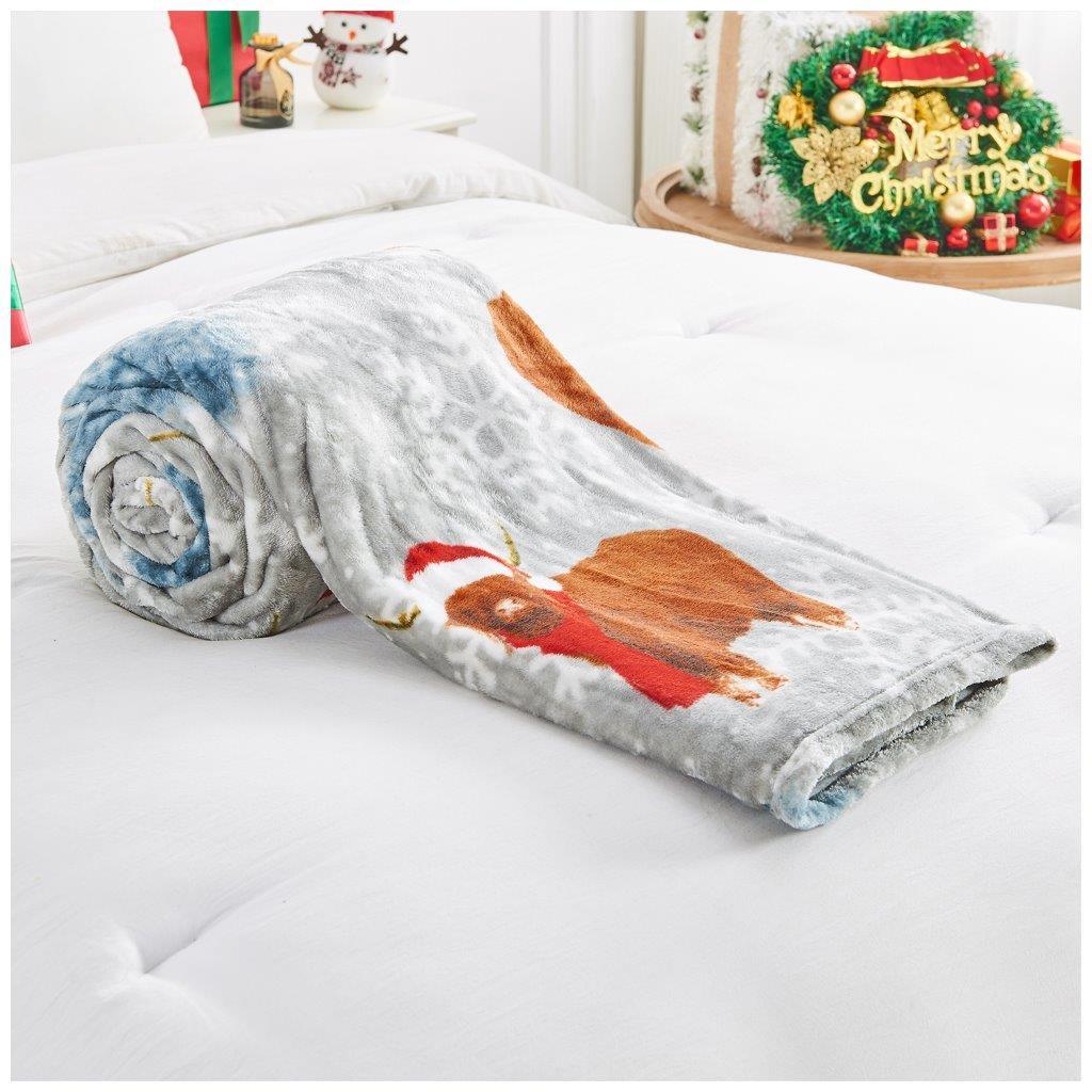 Christmas Winter Highland Cow Fleece Throw Blanket
